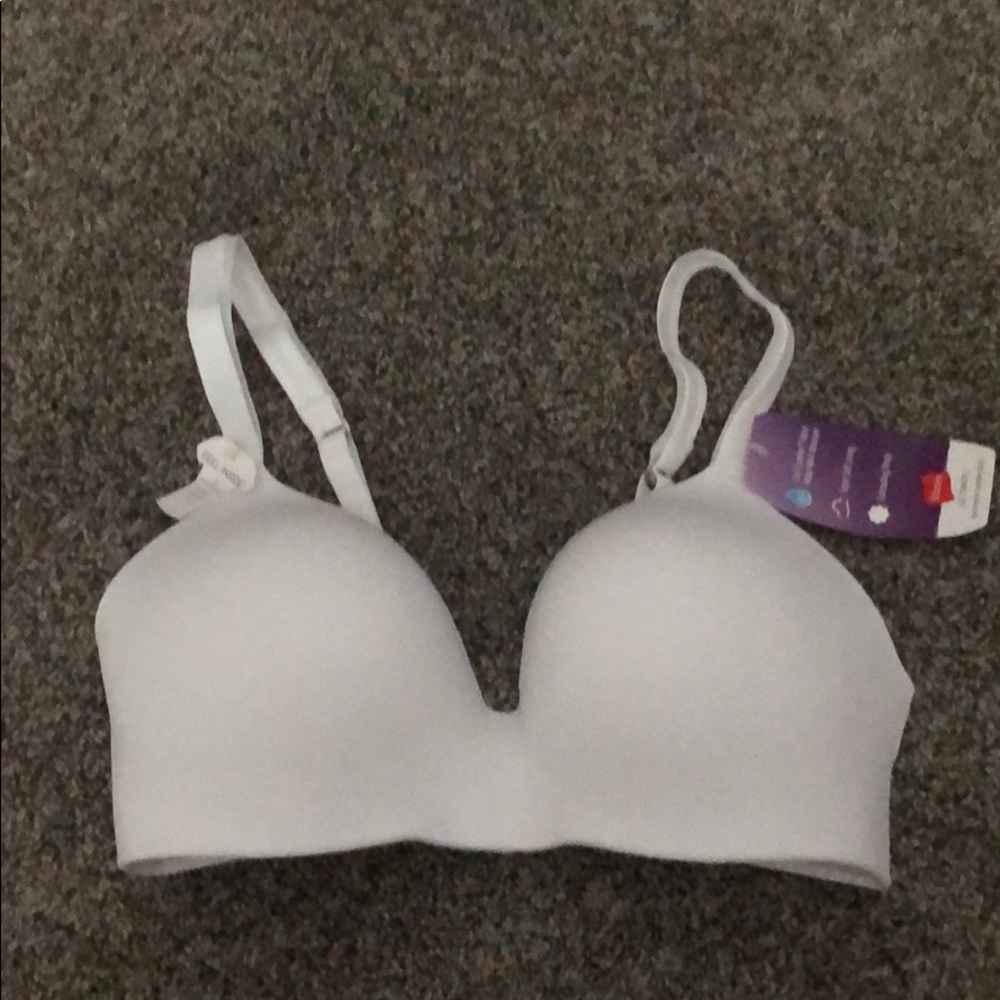 Hanes bra 34D NWT